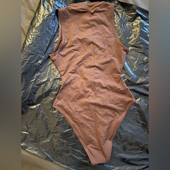 Skims recycled swim sleeveless one-piece cocoa xs - Picture 8 of 12